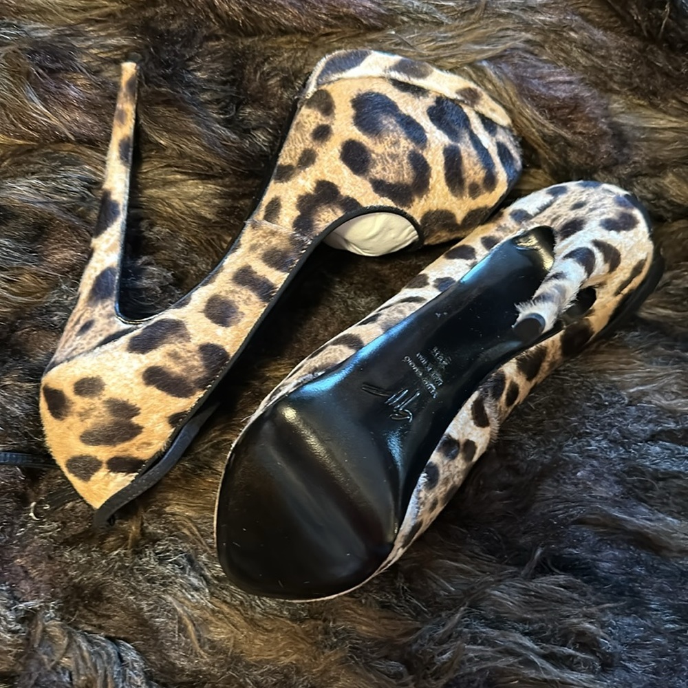 Giuseppe Zanotti Ankle Strap Peep Toe Leopard Calf Hair Pumps NIB 39.5 - Picture 2 of 2